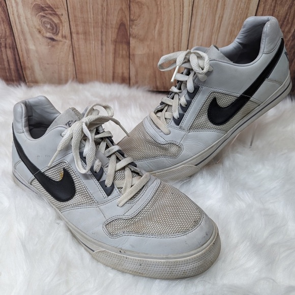 Nike Delta Force AC Men's Size 11 Grey Black 2009 vintage style